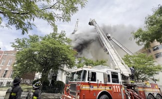Incendio destruye histórica iglesia de 174 años en Brooklyn; no se reportan heridos