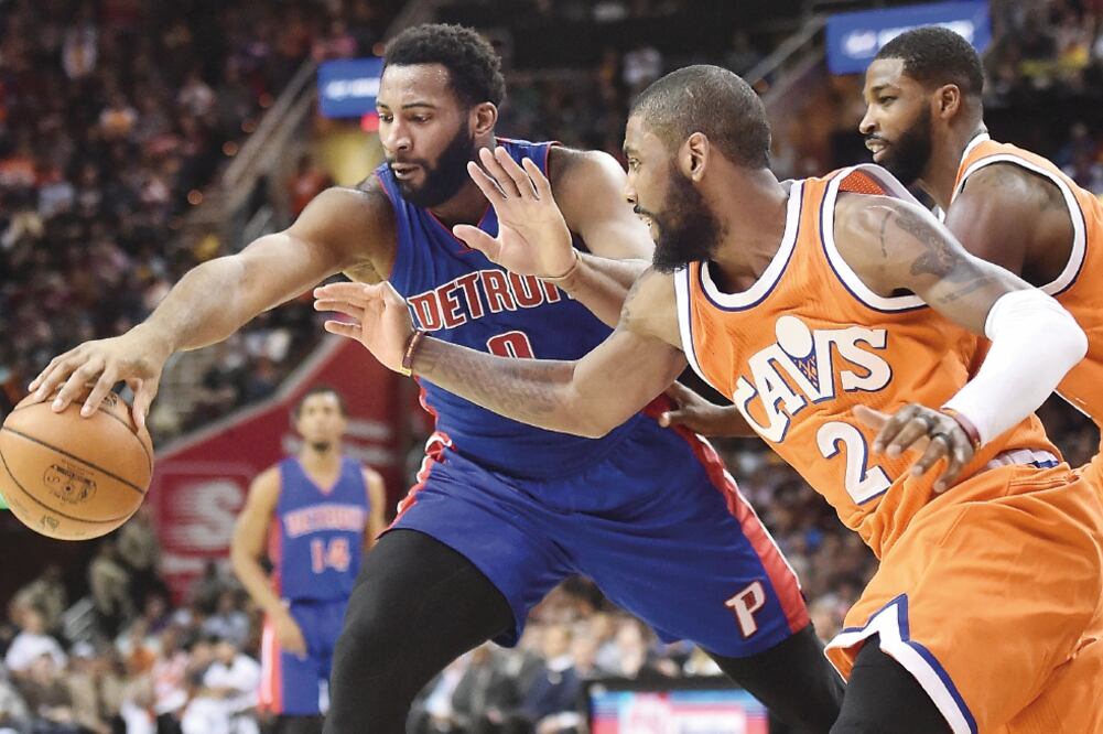 Kyrie Irving (2) terminó como el mejor encestador de los Cavaliers, con 26 puntos. (KEN BLAZE. USA TODAY SPORTS)