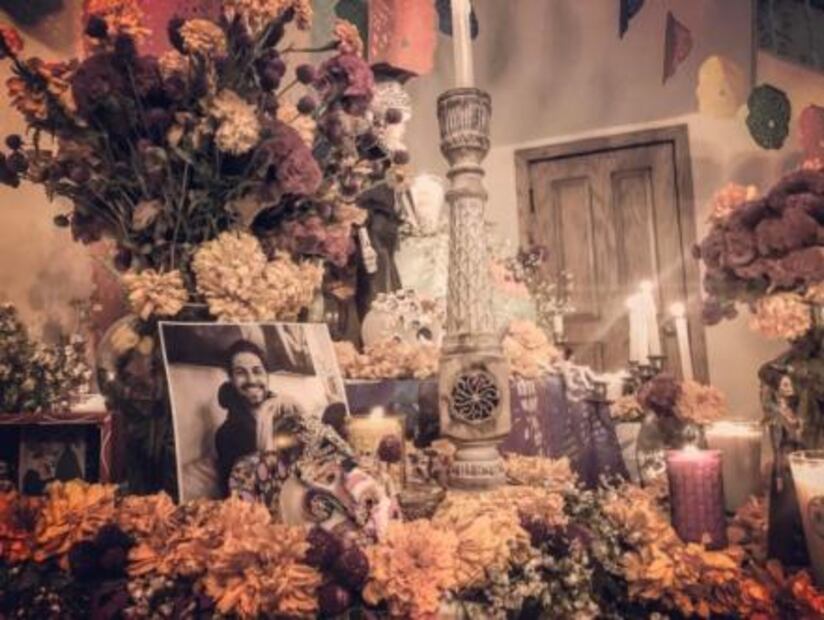 Bárbara Mori dedica ofrenda a Renato López 