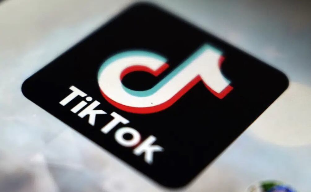 TikTok invita a seguir sus campañas sobre salud mental. Foto: AP