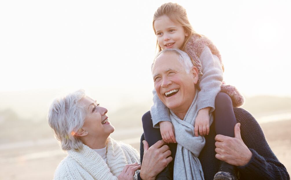 Celebra el día del abuelo con estas 10 frases que tenemos para ti. Foto: Pixabay