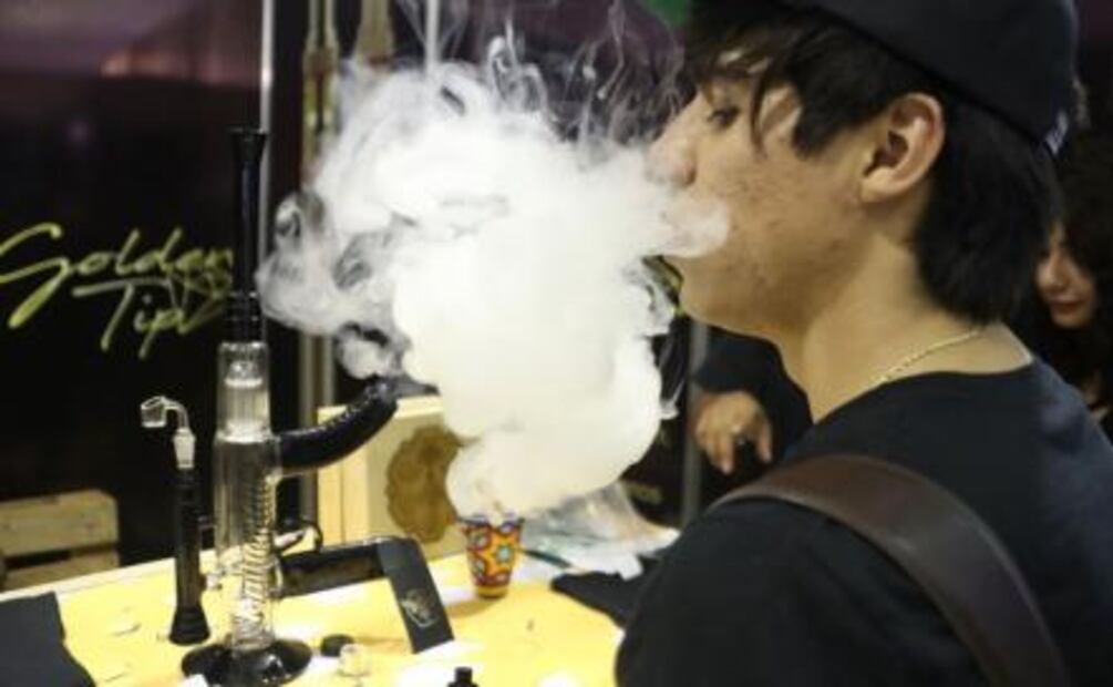 ExpoWeed, el evento para conseguir cerveza de marihuana y pipas para fumar “mota” 