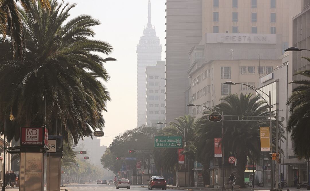 Este año arrancó con restricciones ambientales debido a que los capitalinos quemaron cohetes y encendieron fogatas, dijo Medio Ambiente. LUCÍA GODÍNEZ. EL UNIVERSAL