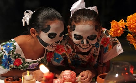 Day of the Dead monumental altar in Mexico City