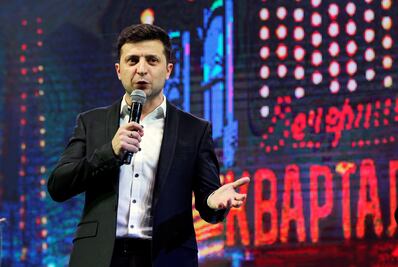 Comediante pasa a segunda vuelta en elecciones presidenciales de Ucrania