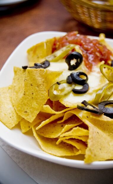 Los nachos de Ayala García se convirtieron en una botana muy popular tras su invención en 1943, siendo un producto nacido en Coahuila, México. Foto: Wikimedia Commons.