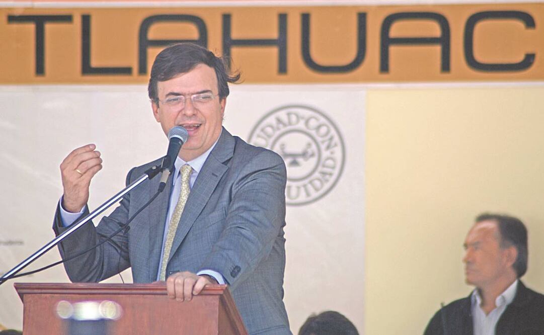 Agosto de 2007. Marcelo Ebrard anuncia la construcción de la L12 como parte de los festejos del Bicentenario de la Independencia. Fotos: Archivo/ El Universal.