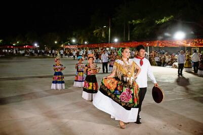 Juchitán se viste de gala con las velas