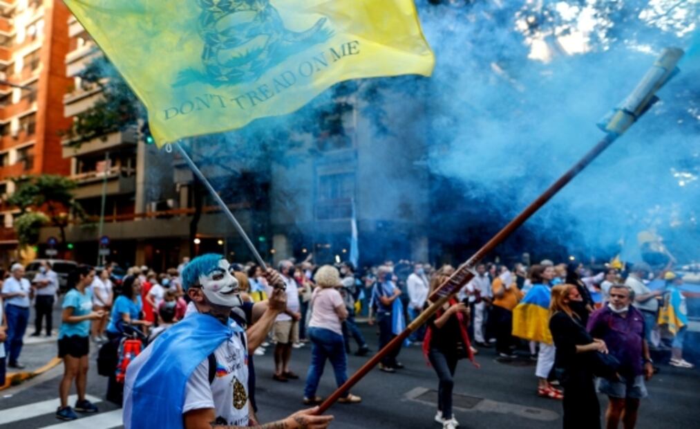 Muestran solidaridad con Ucrania en calles de todo el mundo