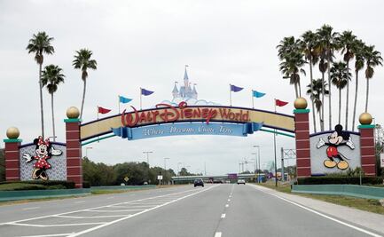 Suspenden sin sueldo a 43 mil empleados de Disney por Covid-19