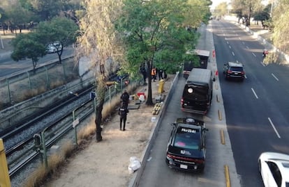Reducen carriles sobre Av. Insurgentes por trabajos para rehabilitar servicio en la Línea 3