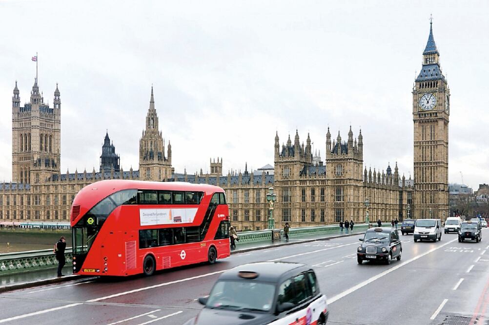 Característica. Estos vehículos se consideran adecuados para calles estrechas como las de la capital inglesa. (ESPECIAL)