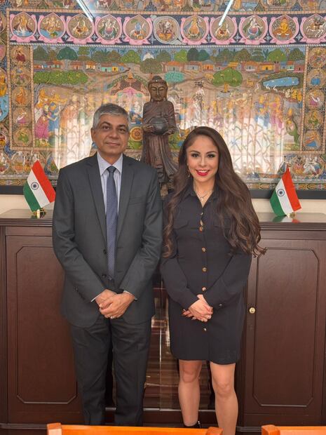 Paola Longoria se reunió con el embajador de la India
