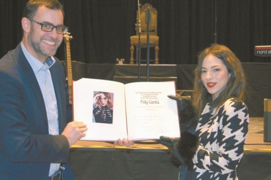 Paty Cantú vuelve como una heroína