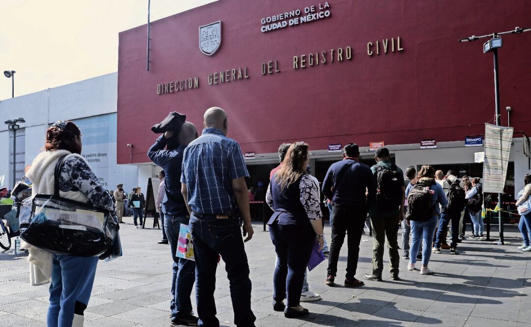 Capitalinos indicaron que al realizar su trámite en línea, la página marcaba error o se quedaba en espera. Foto: Fernanda Rojas / EL UNIVERSAL