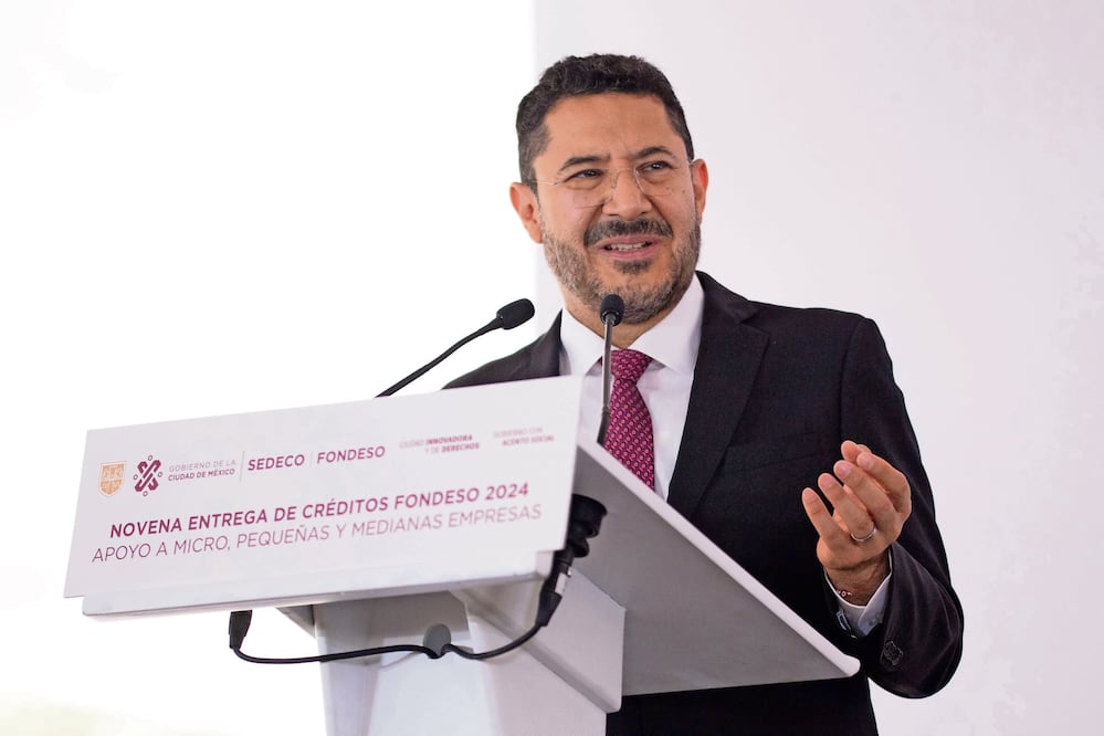 El jefe de Gobierno indicó que su gobierno tomó la decisión de proteger a los pueblos para que el desarrollo de alto impacto no los afecte. Foto Especial