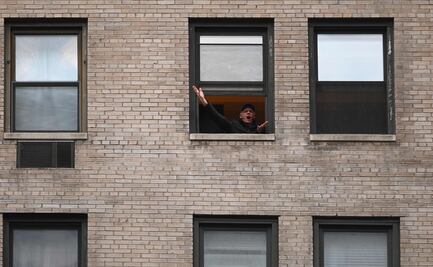 Honran con canción de Frank Sinatra a médicos que luchan contra Covid-19 en Nueva York 