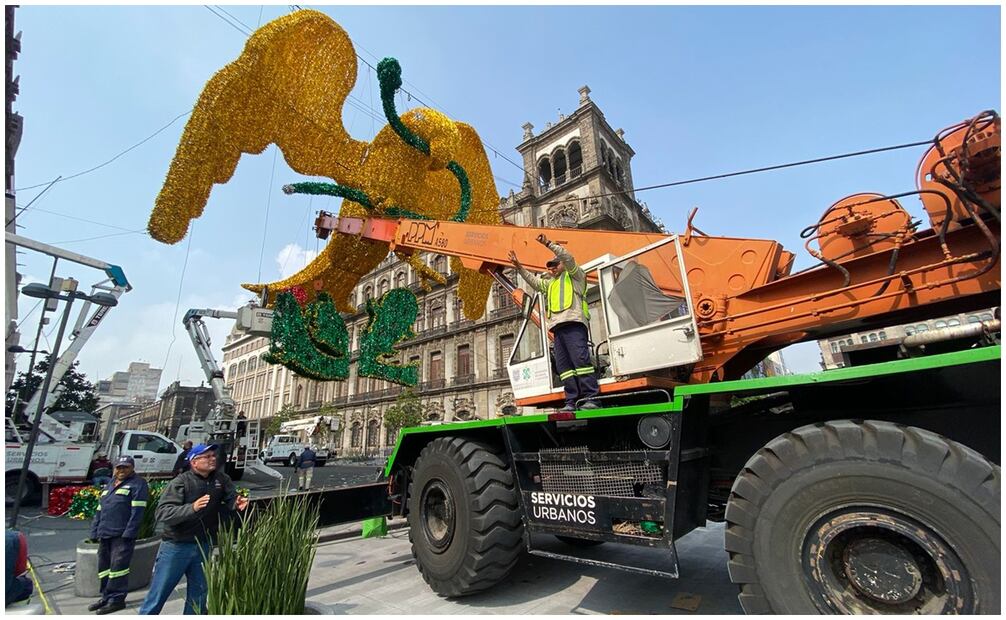 Alumbrado patrio en el Zócalo de la CDMX. Foto: Alberto Acosta