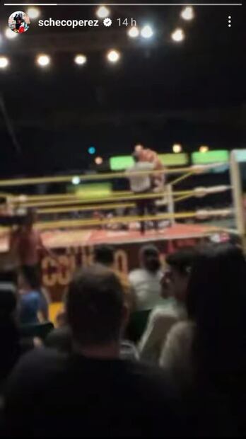Checo Pérez acude a función de lucha libre durante sus vacaciones en Guadalajara