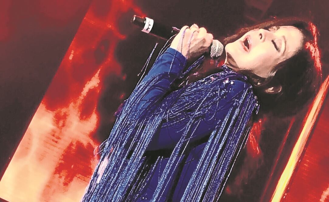 Alonso cantó a capela el tema “Hazme sentir lo mismo”. (TWITTER)