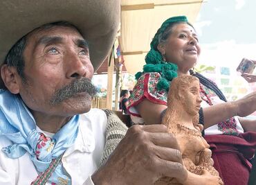 Artesano invidente conquista EU con sirenas, lo más viral