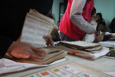 Pide Morena usar luz ultravioleta en recuento de votos en Puebla