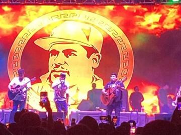 Festejo en ayuntamiento de Culiacán termina con imagen de "El Chapo" Guzmán