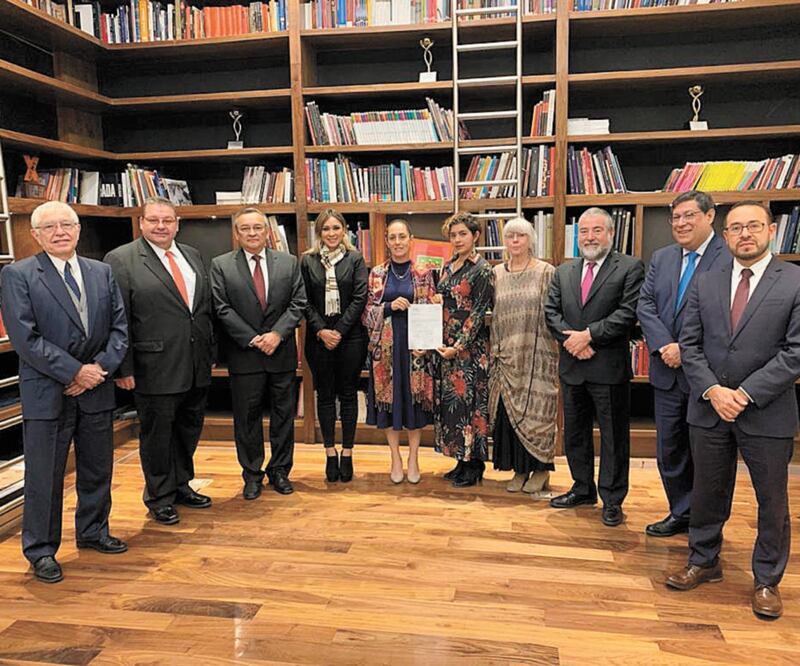 Los integrantes del Consejo Judicial Ciudadano entregaron a Claudia Sheinbaum la terna en la que Juan Manuel Díaz obtuvo siete votos, mientras que Ernestina Godoy y Fernando Vázquez quedaron empatados con seis. Foto: ESPECIAL
