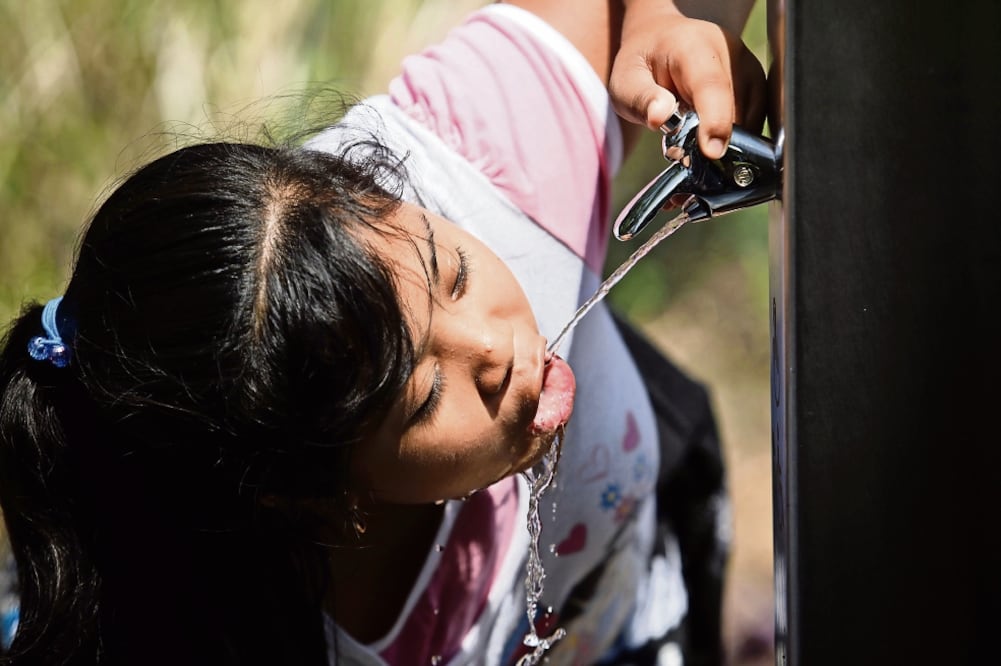 En la ciudad de México se instalaron bebederos en distintos puntos para impulsar a los capitalinos a consumir menos bebidas azucaradas (ARCHIVO EL UNIVERSAL)