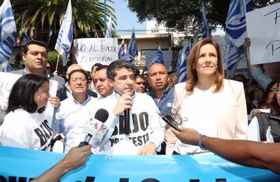 Panistas protestan en CDMX por resultados de elección en Coahuila