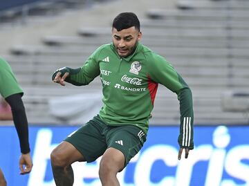Chivas no quiere que Alexis Vega juegue mucho con la Selección Mexicana