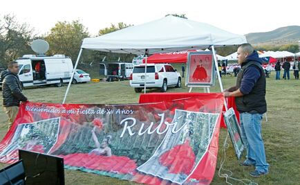 Rubí refleja nerviosismo por multitudinaria fiesta de XV años