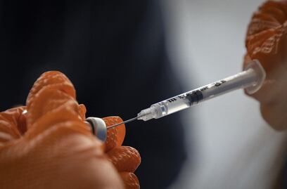 ¿Qué es el síndrome de Guillain-Barré que han desencadenado algunas vacunas antiCovid?