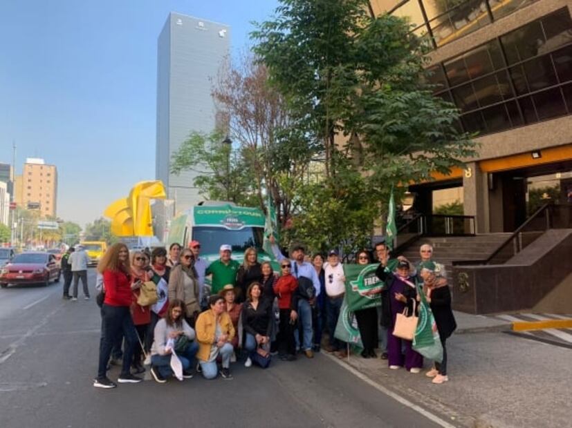FRENAA hace caravana en medios para que se hable de sus marchas anti-AMLO