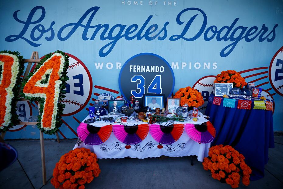 Dodgers realiza espectacular desfile por el campeonato y recuerda el legado de Fernando Valenzuela