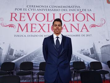 Guillermo Cruz recibe premio estatal del deporte 