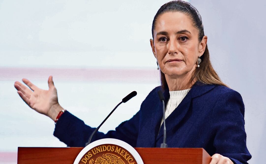 Claudia Sheinbaum, titular del Ejecutivo federal, aseveró que México colabora con Estados Unidos en temas de seguridad, “pero nunca nos subordinamos y jamás permitiríamos” que su ejército pise territorio nacional. Foto: Berenice Fregoso / EL UNIVERSAL