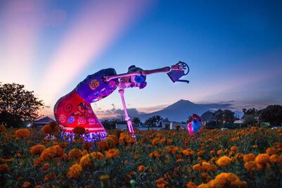 Figuras gigantes en el festival Valle de Catrinas en Atlixco