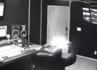 Explota teléfono en cara de CeeLo Green