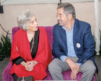 Abre sus puertas casa Elena Poniatowska