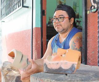 Medio siglo plasmando el rostro de los conquistadores