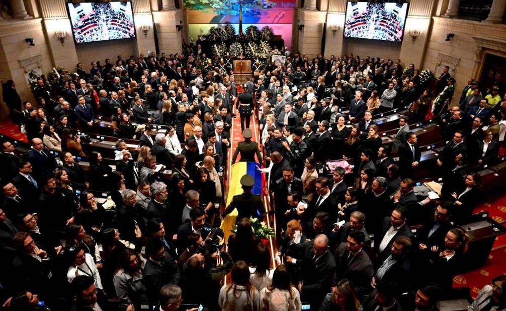 Amigos, familiares y políticos despiden al senador Miguel Uribe Turbay. (11/08/25) Foto: Archivo/AFP