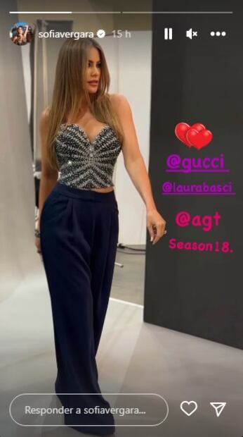 Sofía Vergara se luce con un escote corazón (Fuente Instagram @sofiavergara)
