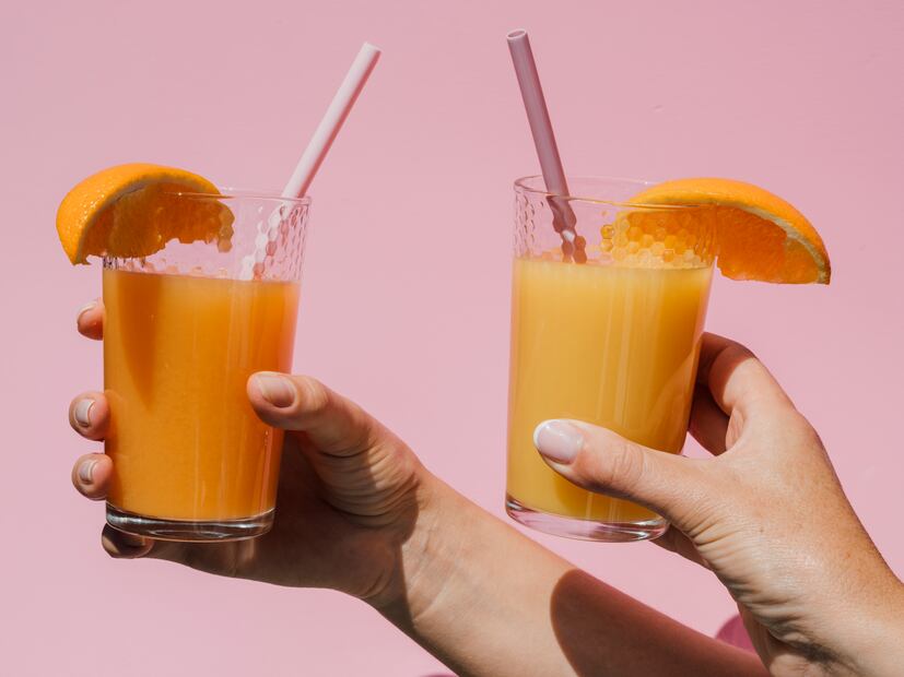 Rico en vitamina C, el jugo de guayaba, naranja y zanahoria aporta múltiples beneficios. Foto: Freepik