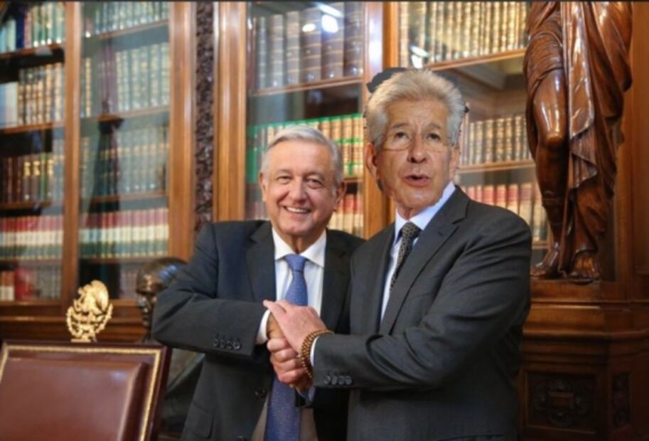 Por confusión de Dresser, llenan redes de memes de Richard Gere y Ruiz Esparza