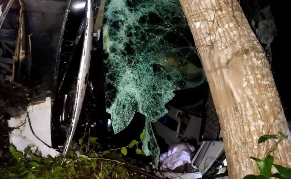 Procuraduría inicia carpeta de investigación por accidente en Hidalgo; hay cinco muertos y 27 lesionados.
Foto: Especial.