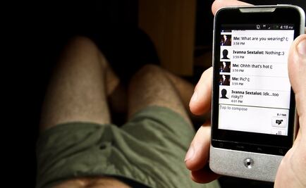 El sexting, común en sociedades de "doble moral": UNAM