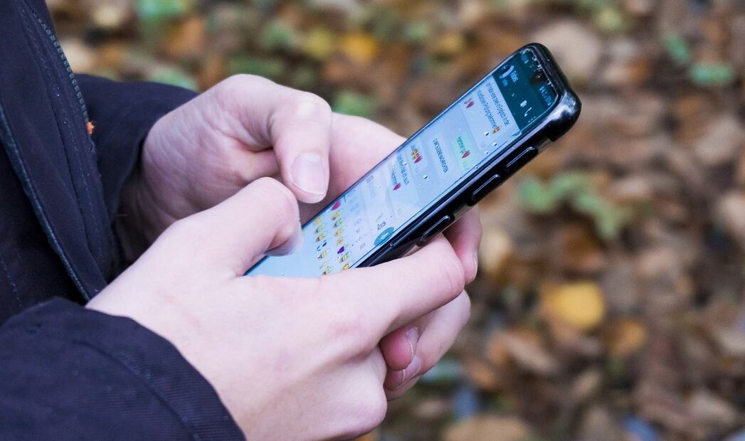 Envía los mejores mensajes navideños por WhatsApp. Foto: Freepik