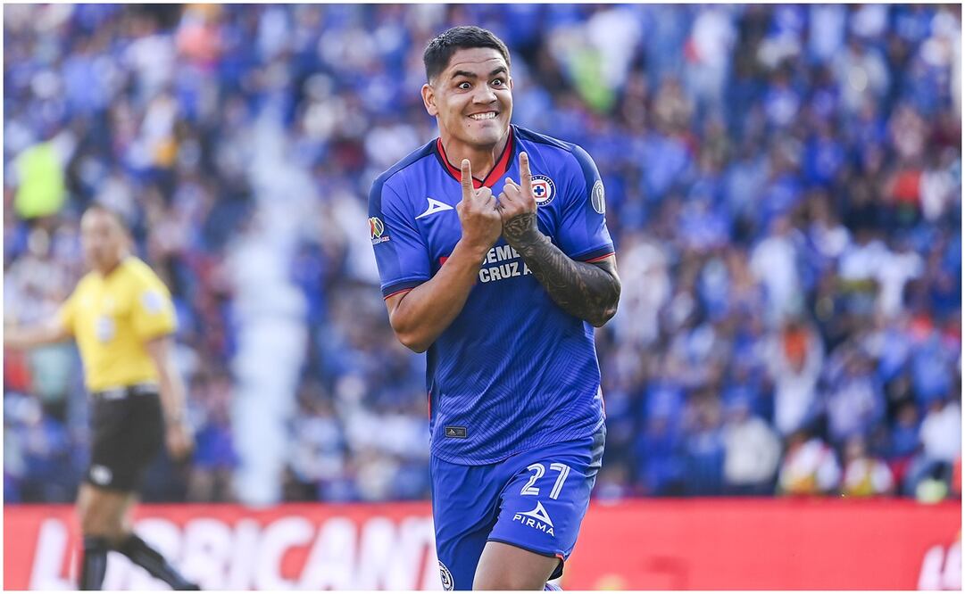 'Toro' Fernández celebrando un gol con Cruz Azul - Foto: Imago7