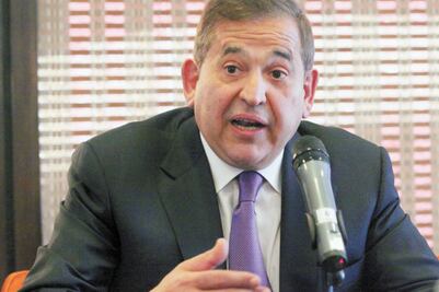 Dueño de AHMSA frena arresto por lavado